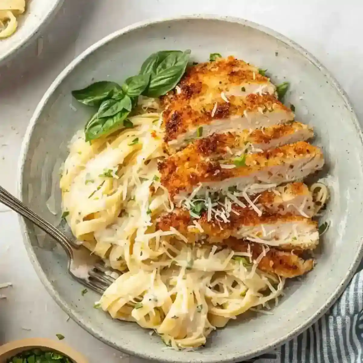 Cheesy Alfredo pasta (Non Veg)